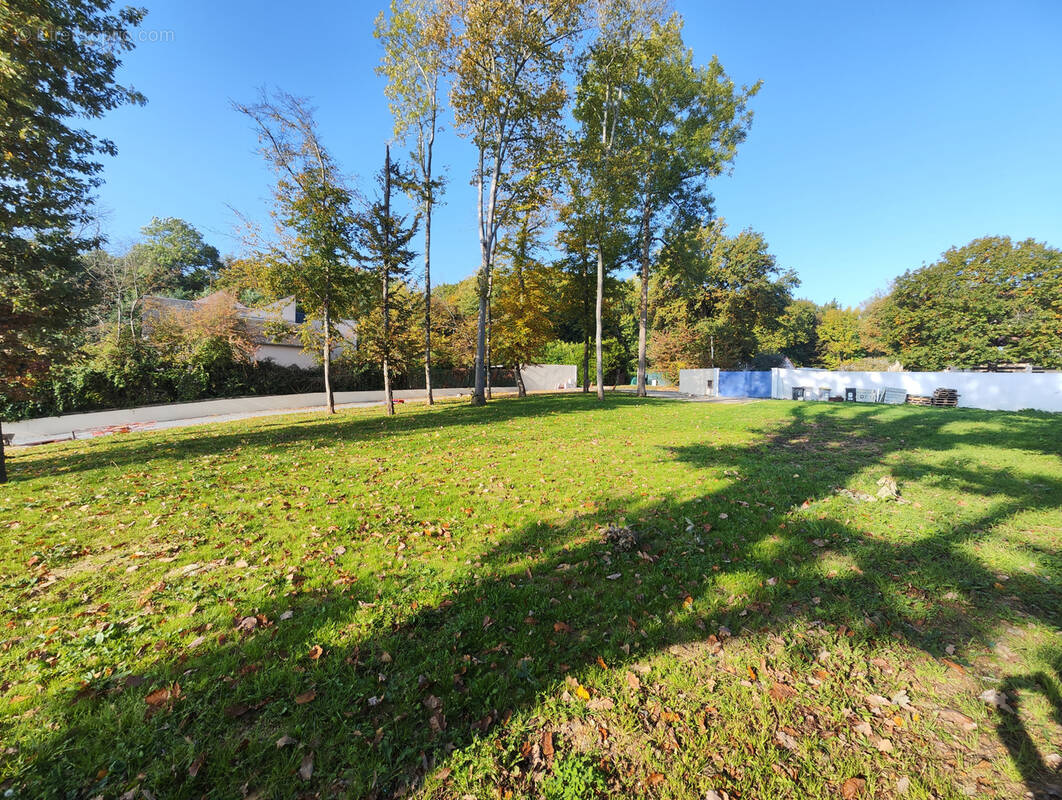 Terrain à BOISSETTES