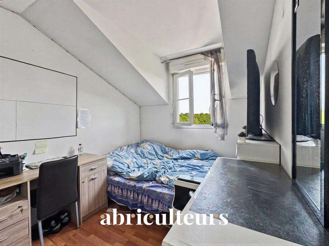 Appartement duplex - 78 m² - 4 pièces - en vente à Villeneuve-la-Garenne Avenue du Ponant (92390) - photo 10