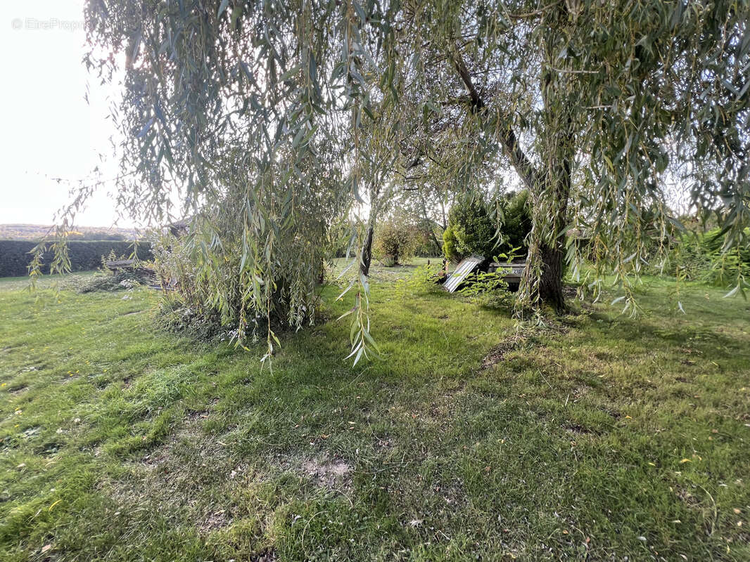 Maison à BOSGUERARD-DE-MARCOUVILLE