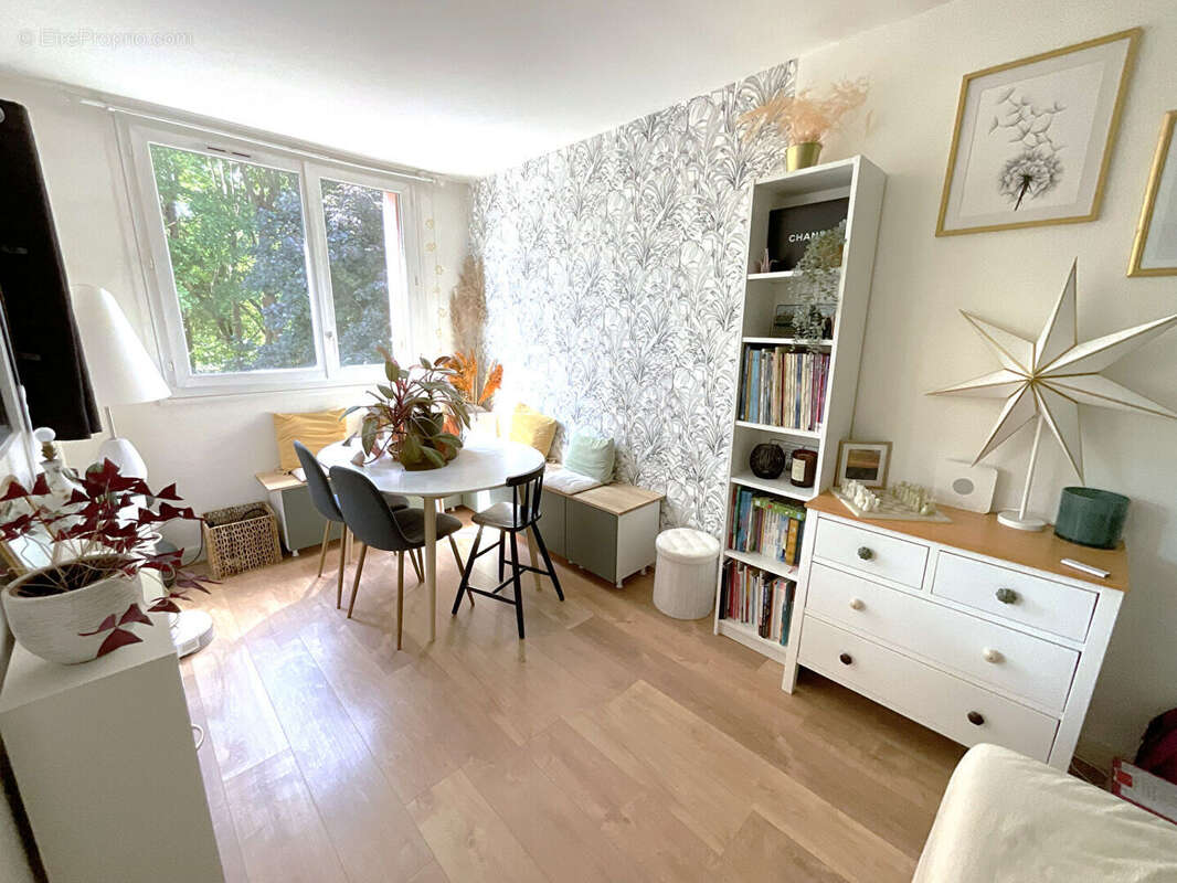 Appartement à BUC