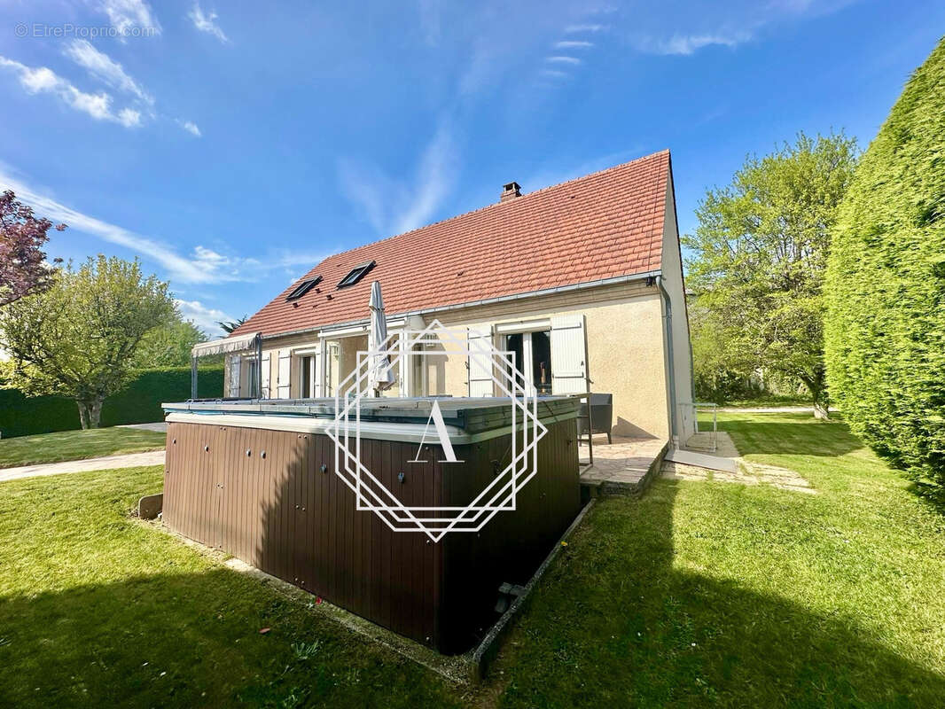 Maison à SAINTE-GENEVIEVE