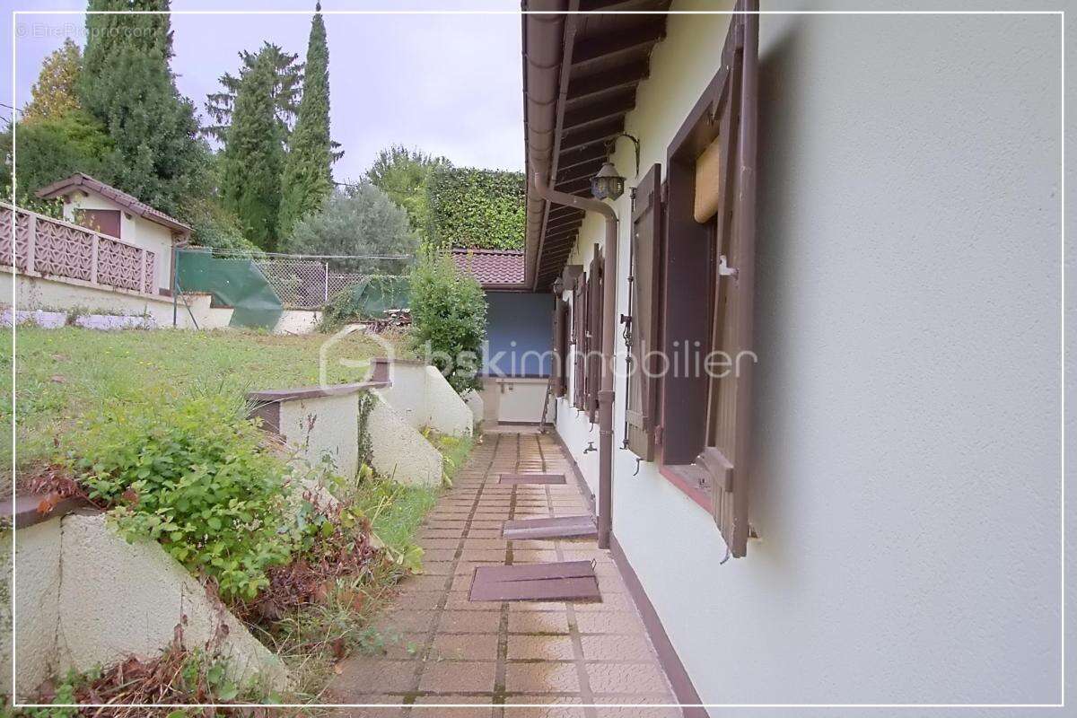 Maison à SAINT-PIERRE-DE-CHANDIEU