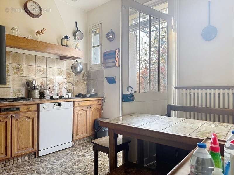 Maison à LE PERREUX-SUR-MARNE