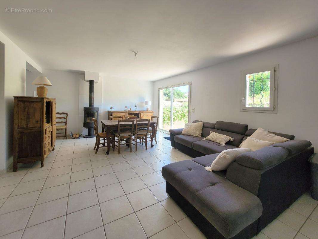 Maison à VINON-SUR-VERDON