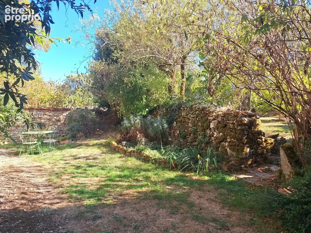 Maison en pierre de 3 chambres avec grand jardin et dépendances - photo 23