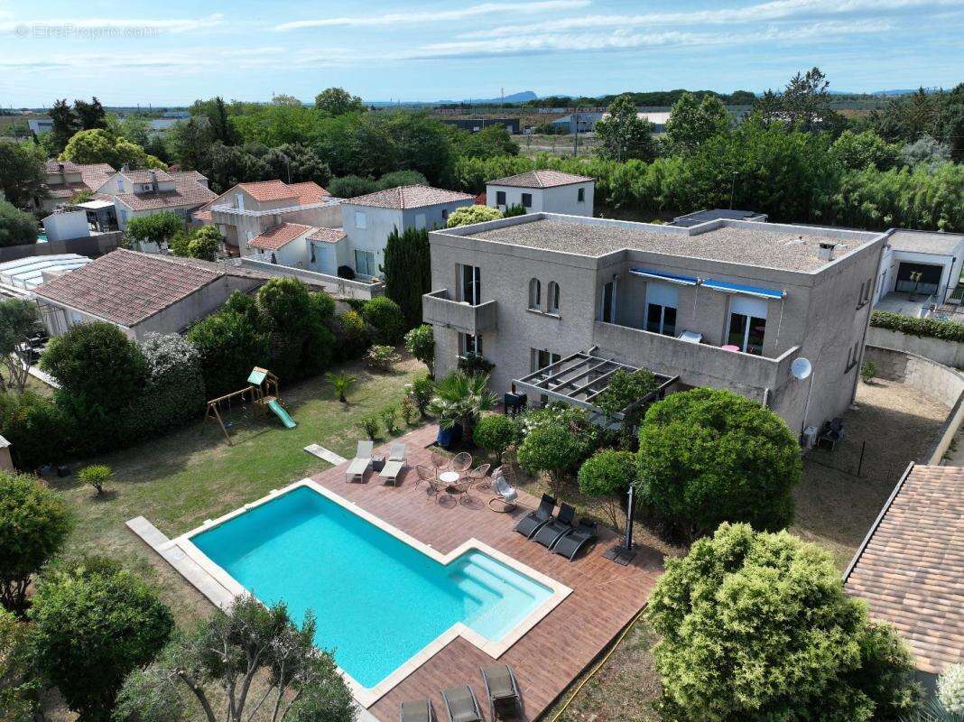 Maison à VALERGUES