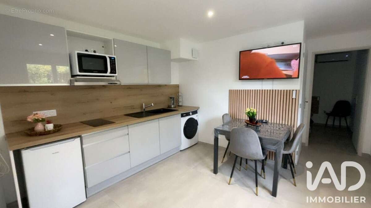 Maison 174 m² à Saint-Avre  - photo 5