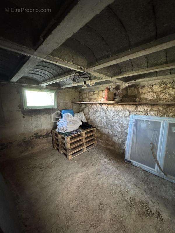 Maison de caractère à rénover – Séjour lumineux et jardin de 500 m² - photo 10