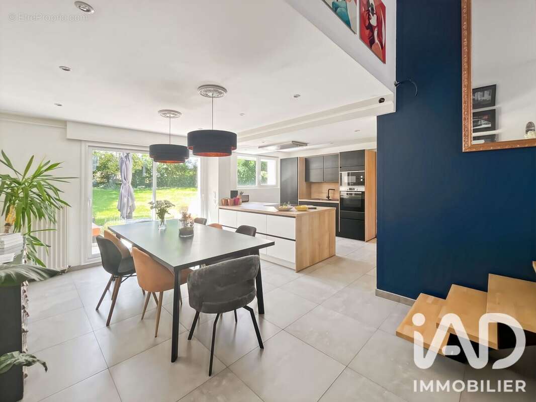 Maison 127 m² à Brie-Comte-Robert  - photo 3