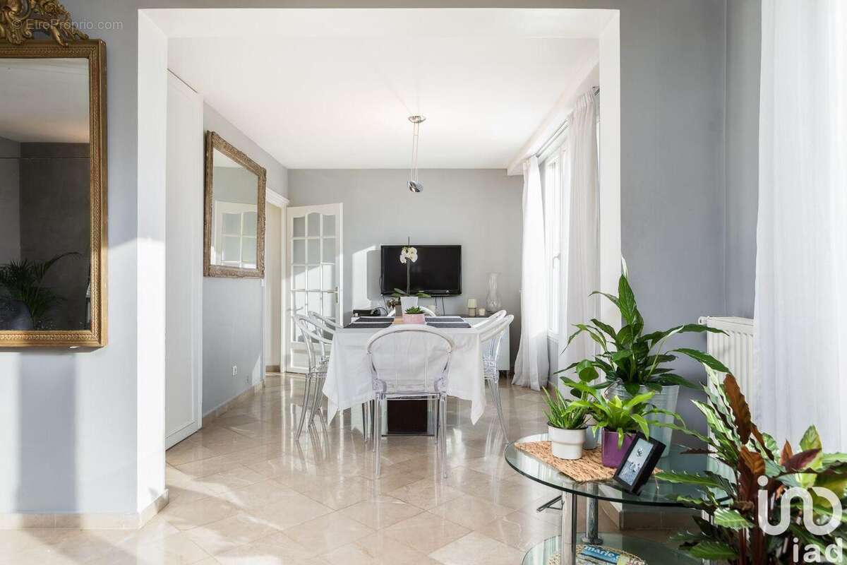 Photo 2 - Maison à PARIS-12E