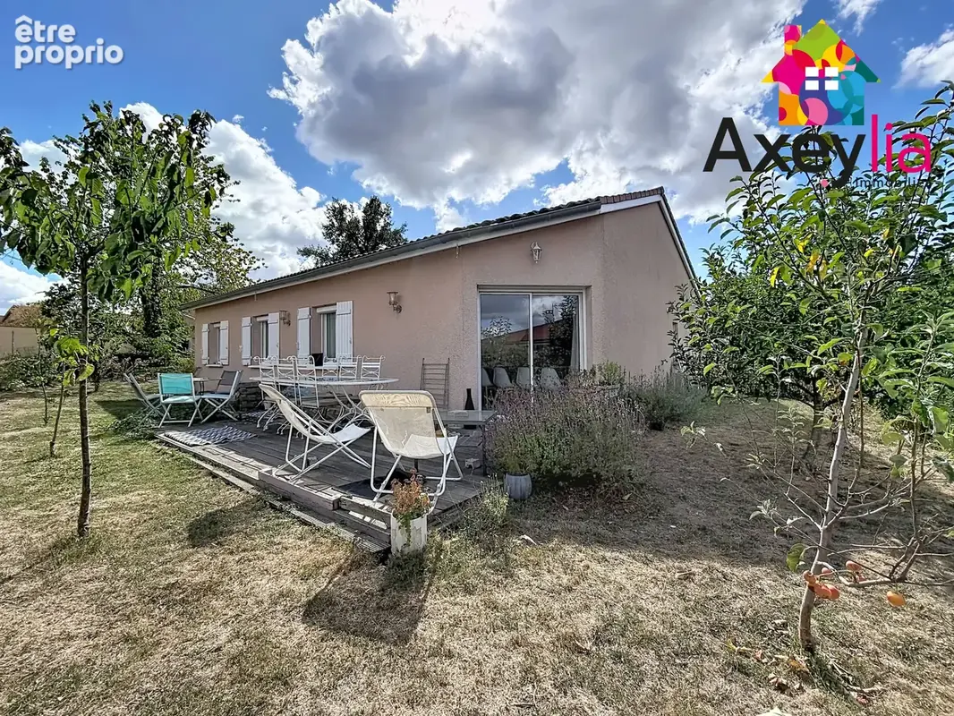 A vendre - chazelle sur lyon -  maison de plain-pied avec garage et terrain - photo 3