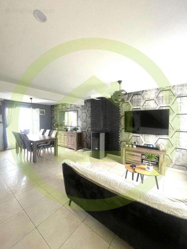 Maison à VAILLY-SUR-AISNE