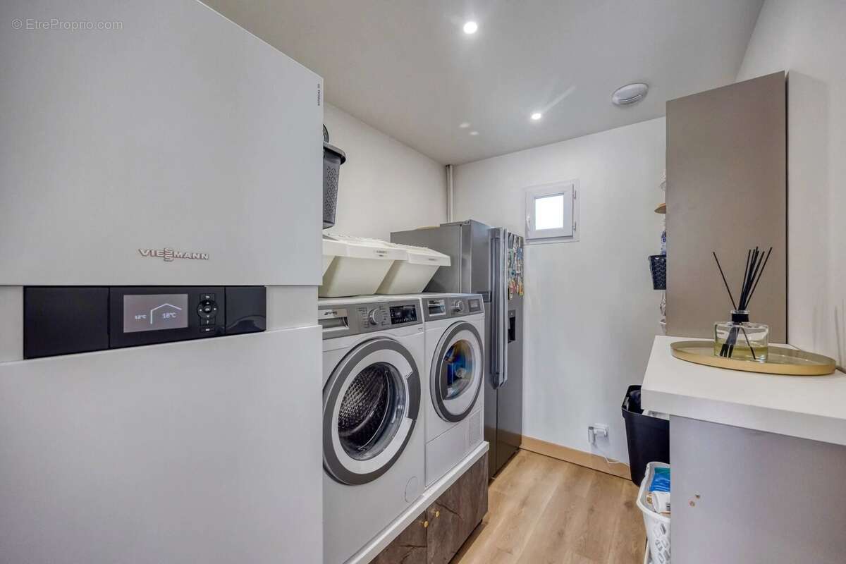 Maison à SAINT-EGREVE