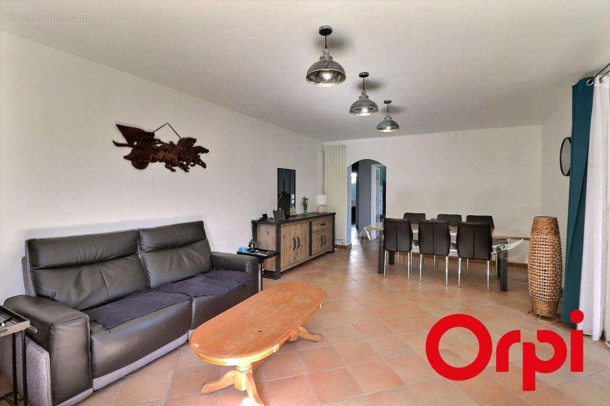 Appartement à MARSEILLE-11E