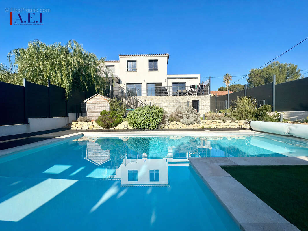 *Sanary - Maison récente avec piscine - photo 4