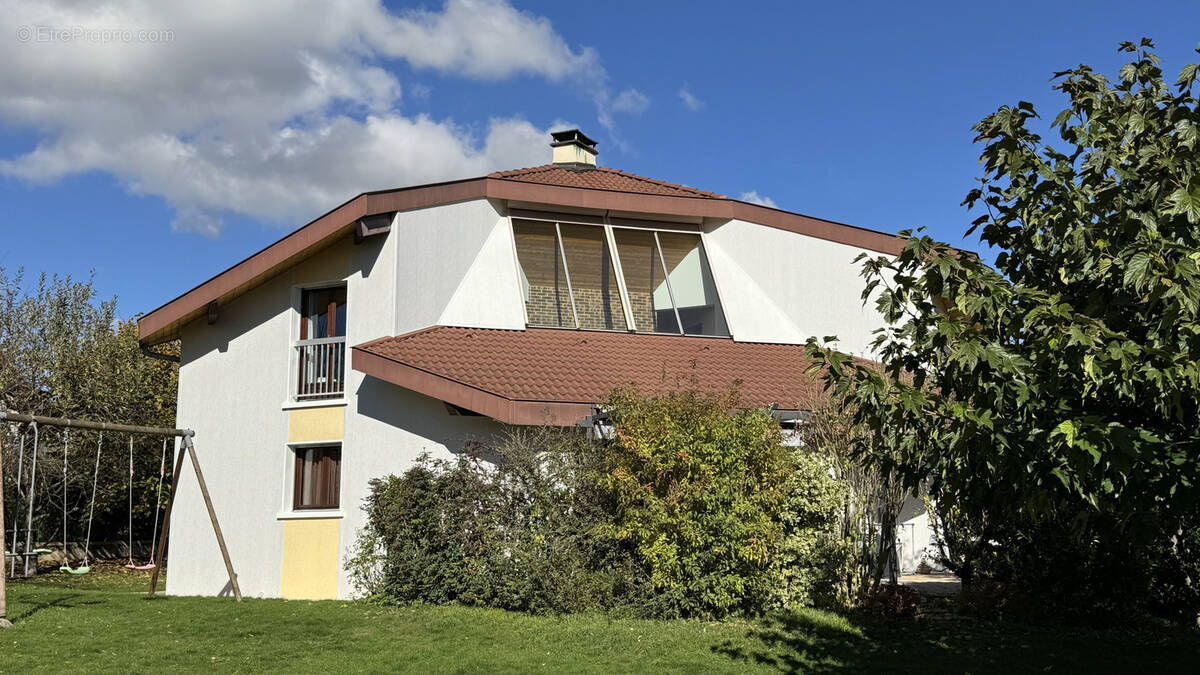 Maison à METZ-TESSY