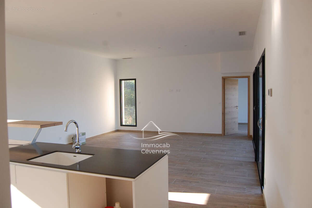 Maison à ALLEGRE-LES-FUMADES