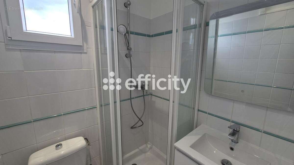 Maison 37 m² à Saint-Come-De-Fresne  - photo 24