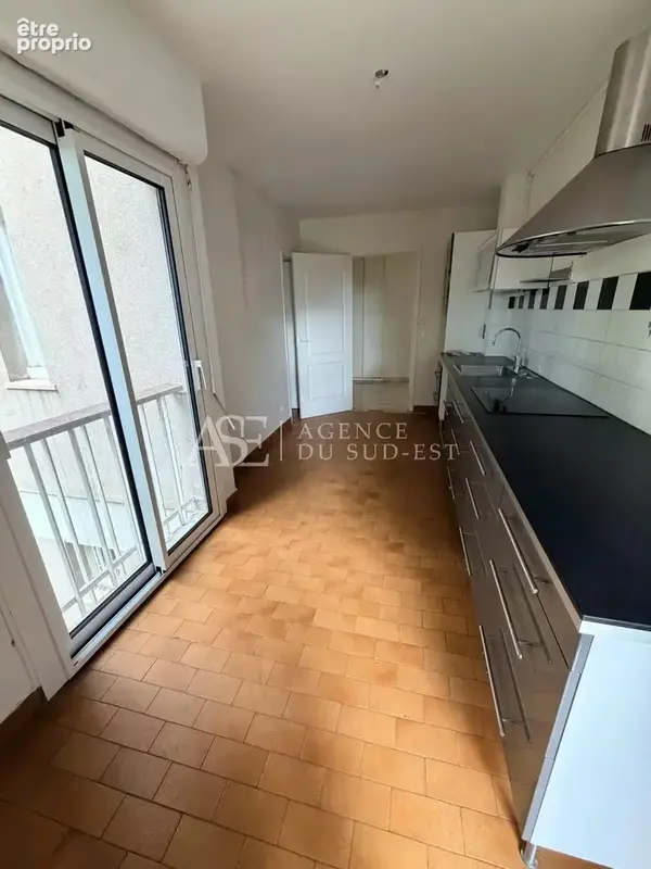 clinique axium type 4 ,terrasse, garage , piscine - photo 6