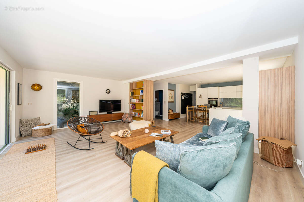 Appartement à LA COLLE-SUR-LOUP