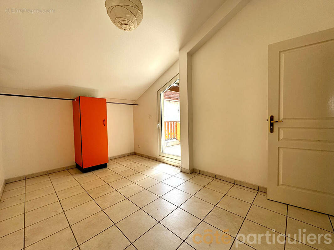 Appartement à L'ETANG-SALE