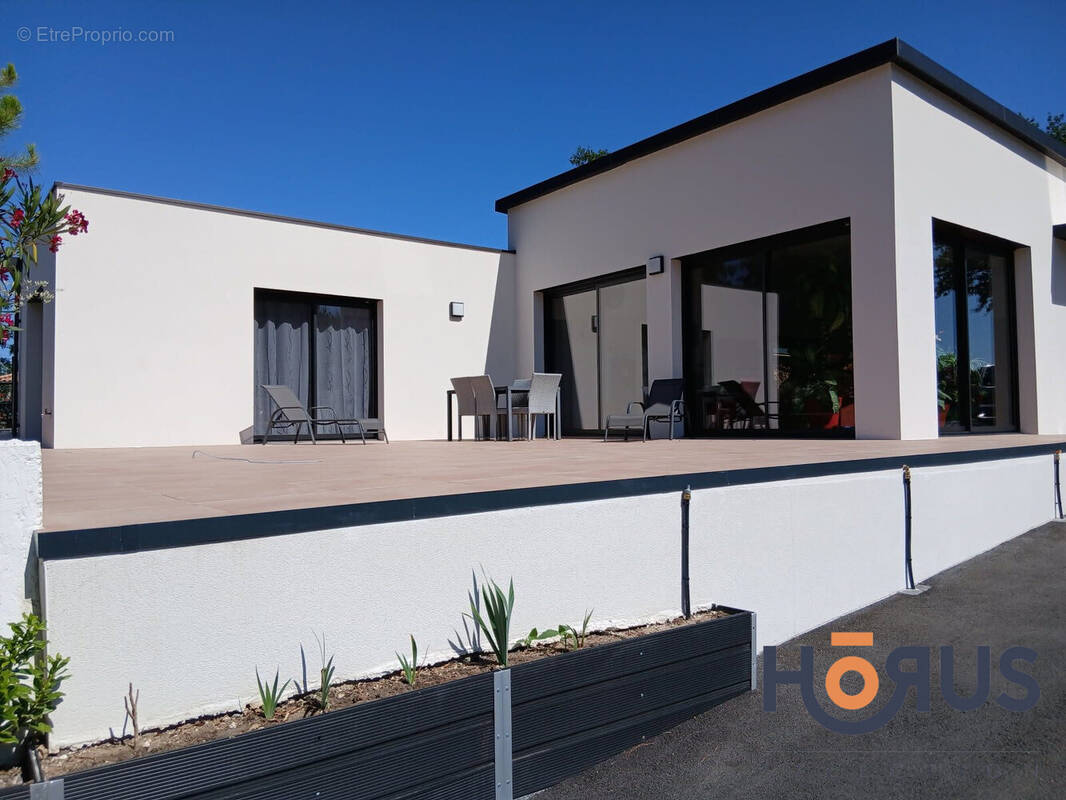 Maison à LES MATHES