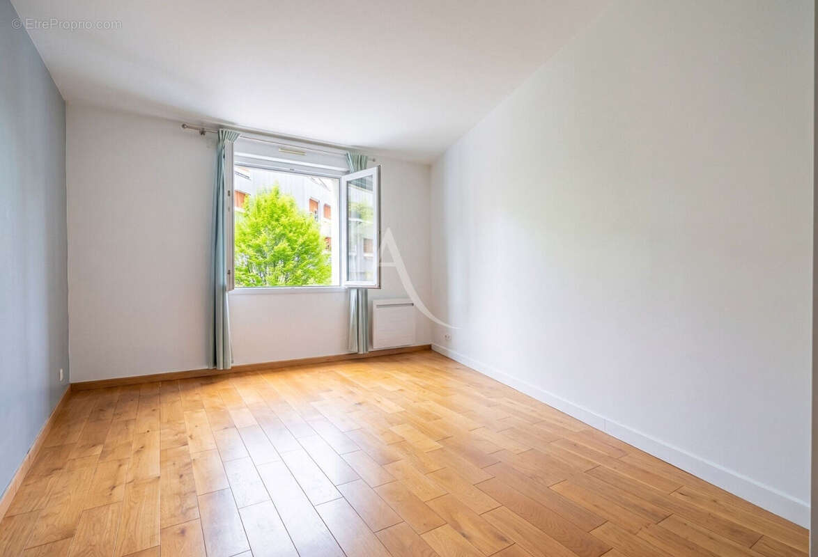 Appartement à ISSY-LES-MOULINEAUX