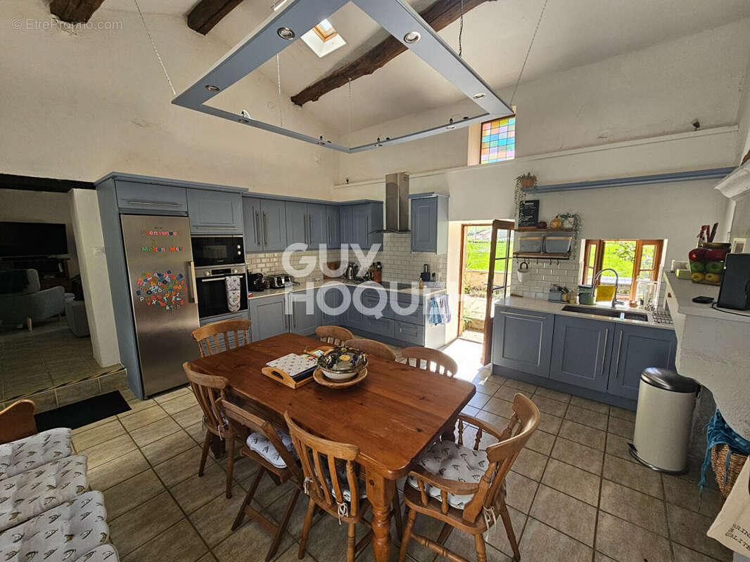 Maison à SAINT-HILAIRE-DES-LOGES