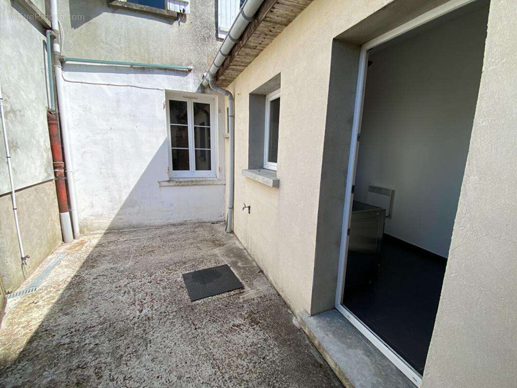Appartement à JOUY-LE-CHATEL