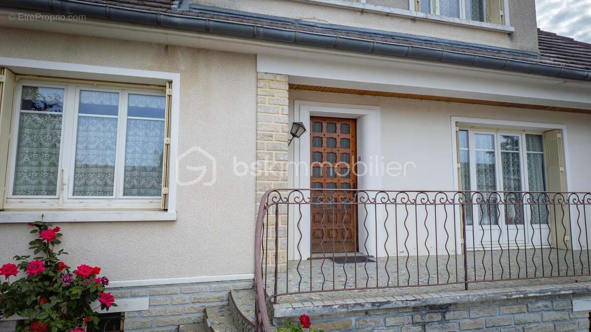 Maison à COULANGES-LES-NEVERS