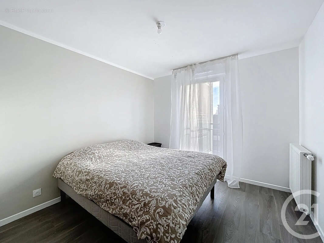 Appartement à SAINT-PIERRE-DU-PERRAY