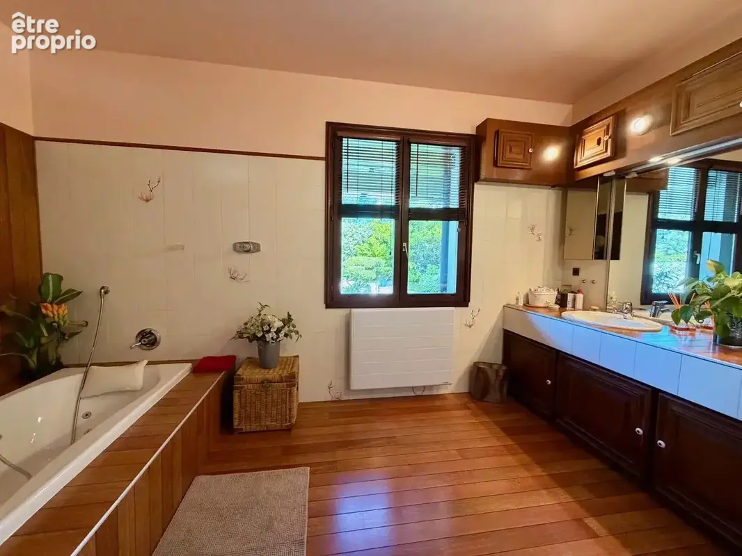 Contemporaine de 163 m² avec piscine sur 2195 m² de terrain - photo 15