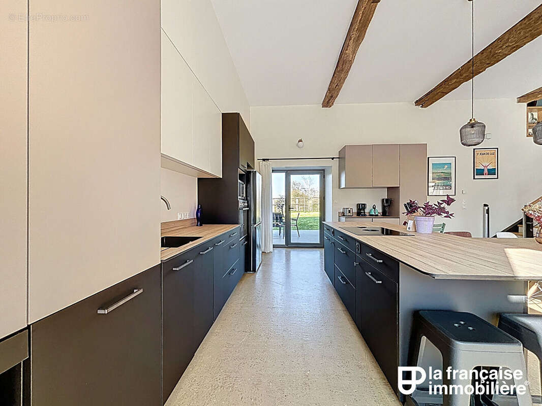 Maison à VEZIN-LE-COQUET