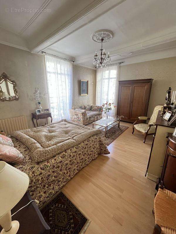 Appartement de 96 m² avec terrasse en plein cœur de ville - photo 3