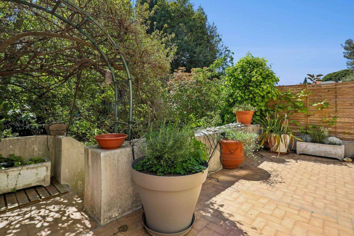 Nice Baumettes : joli appartement avec terrasse et jardin - photo 10