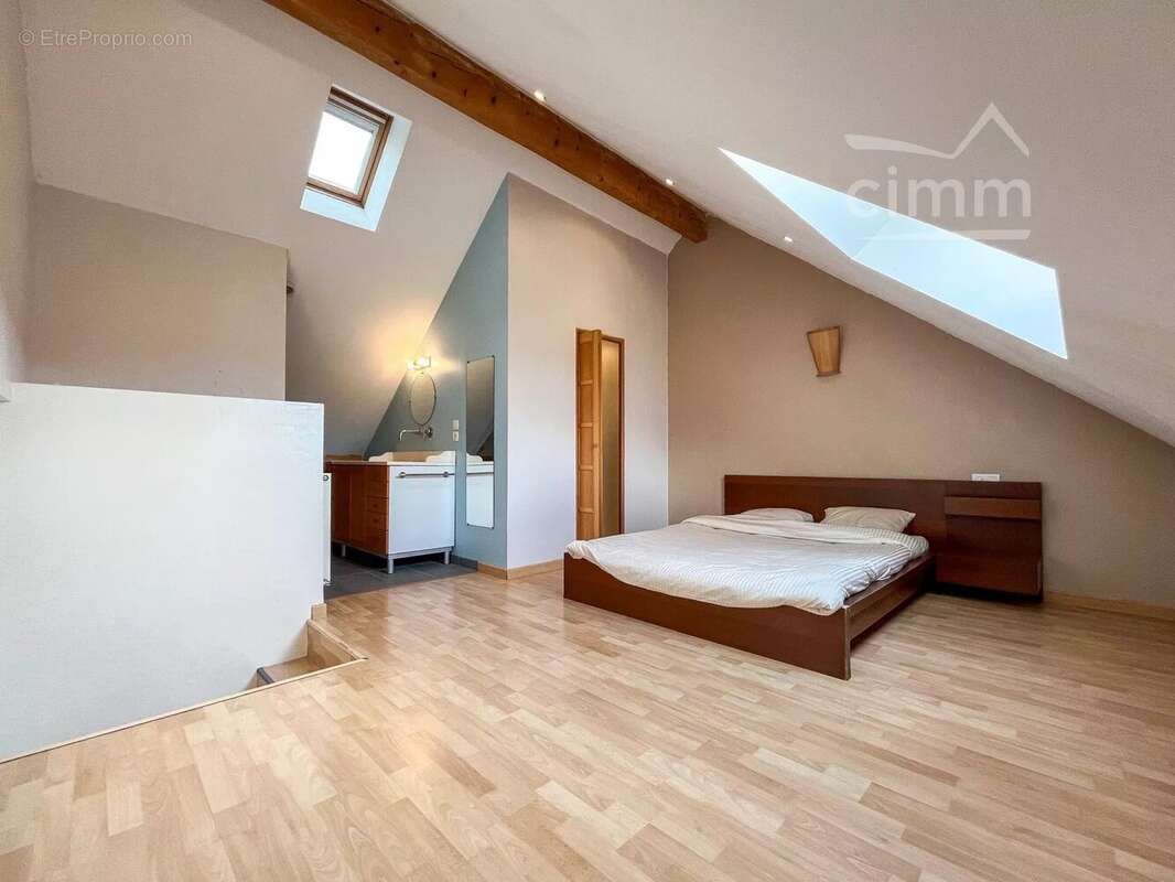 Maison à LA TERRASSE