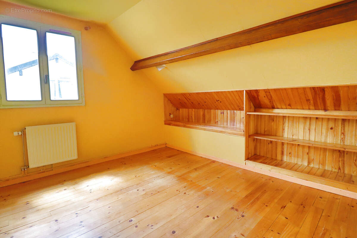Maison familiale pleine de potentiel dans un environnement privilégié de 130 m2 - photo 8