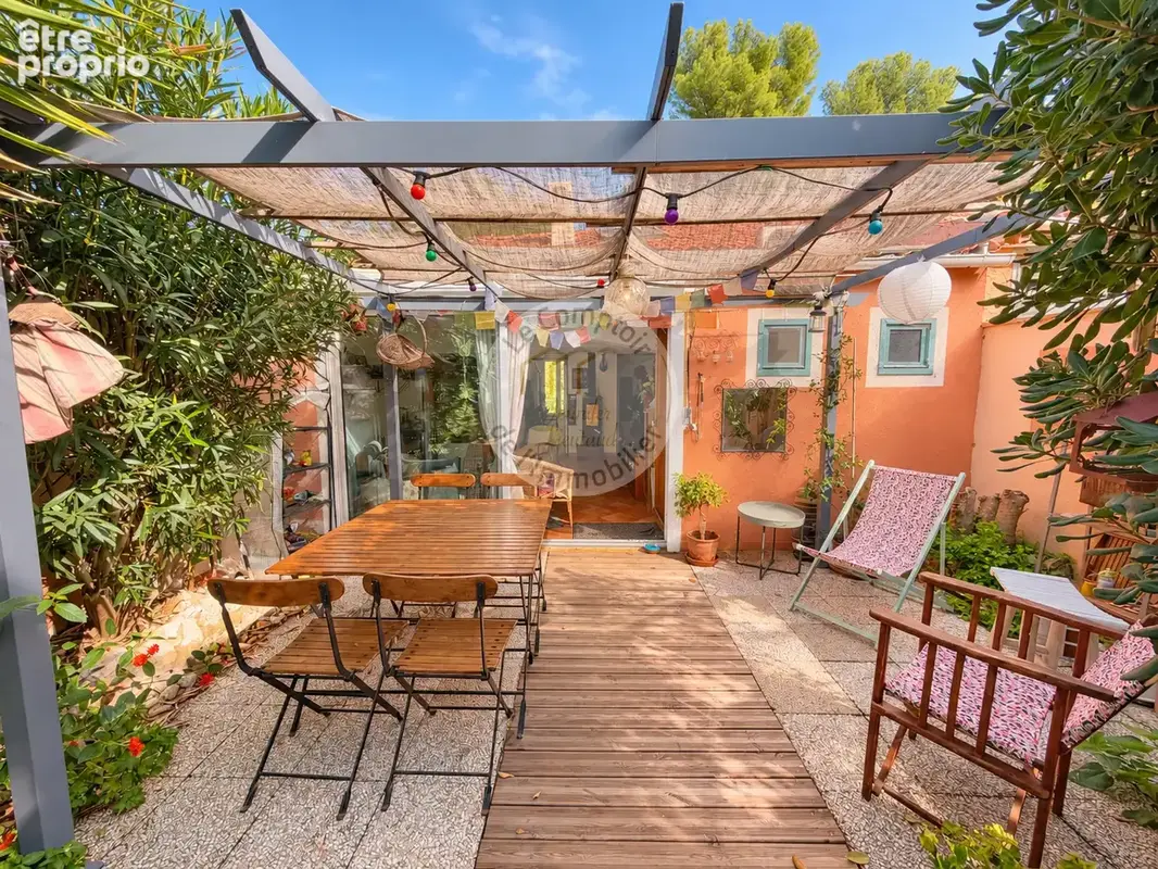 La panouse : bien atypique, esprit maison, avec terrasse et jardin privatif - photo 4