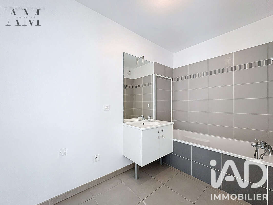 Appartement 56 m² à Marseille-8e  - photo 9