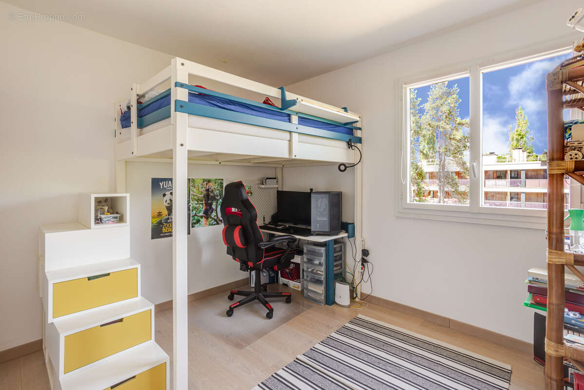 Appartement à VILLE-D'AVRAY
