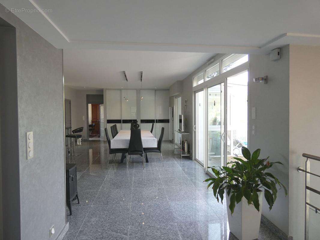 Maison à MINIAC-MORVAN