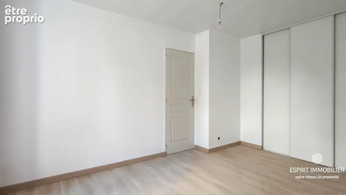Trégunc - Maison en pierre à rénover avec dépendance - photo 8
