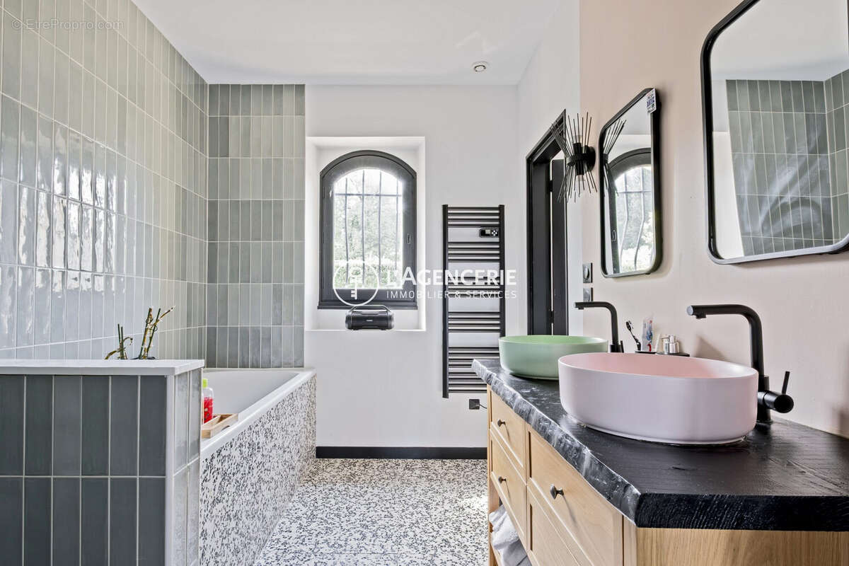 Maison à CARBON-BLANC