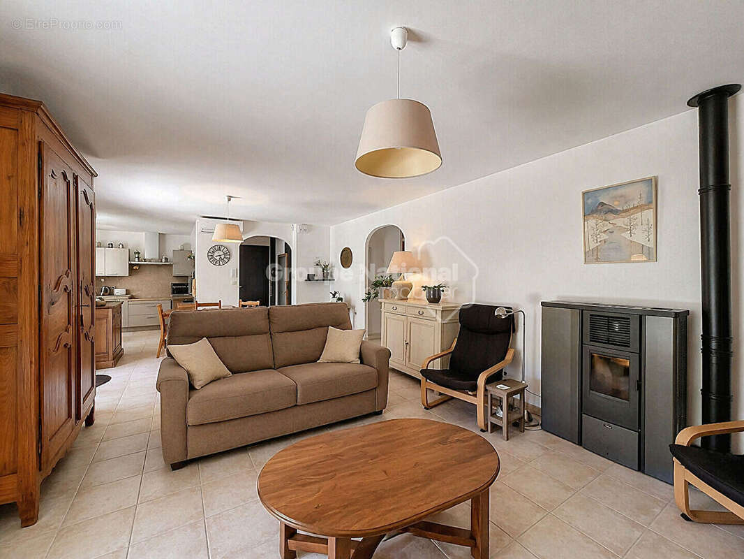 Maison à MONTSEGUR-SUR-LAUZON