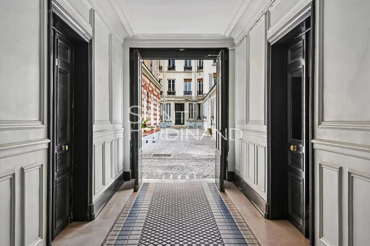 Appartement à NEUILLY-SUR-SEINE