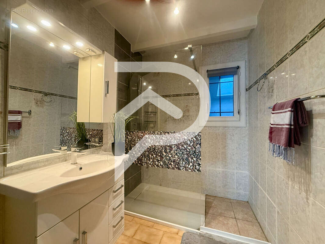 Maison à SAINT-JULIEN