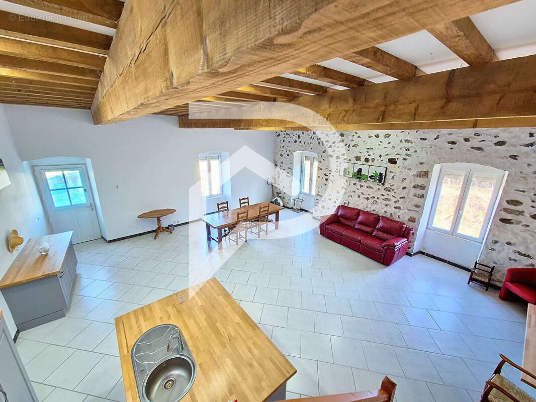 Maison à SAINT-LAGER-BRESSAC