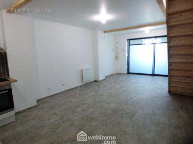 Pièce de vie logement 69 m2 - Appartement à SOUILLY
