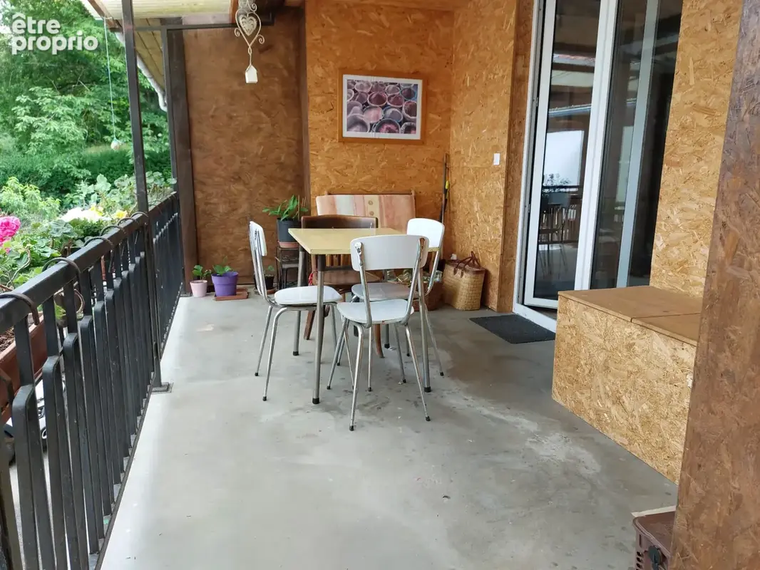 Weiler, ensemble immobilier niché dans un cadre verdoyant, à proximité de la forêt. - photo 11