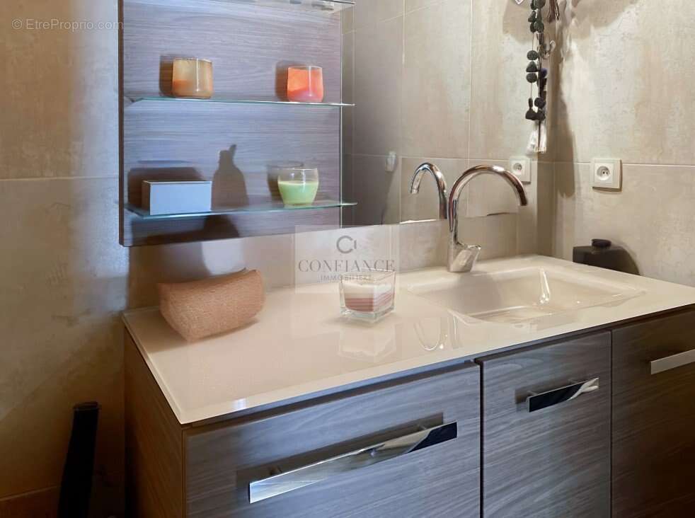 Appartement à SAINT-ETIENNE-DE-TINEE